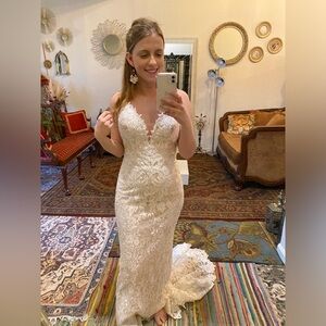 MAGGIE SOTTERO wedding dress NEW and matching earrings NEW!